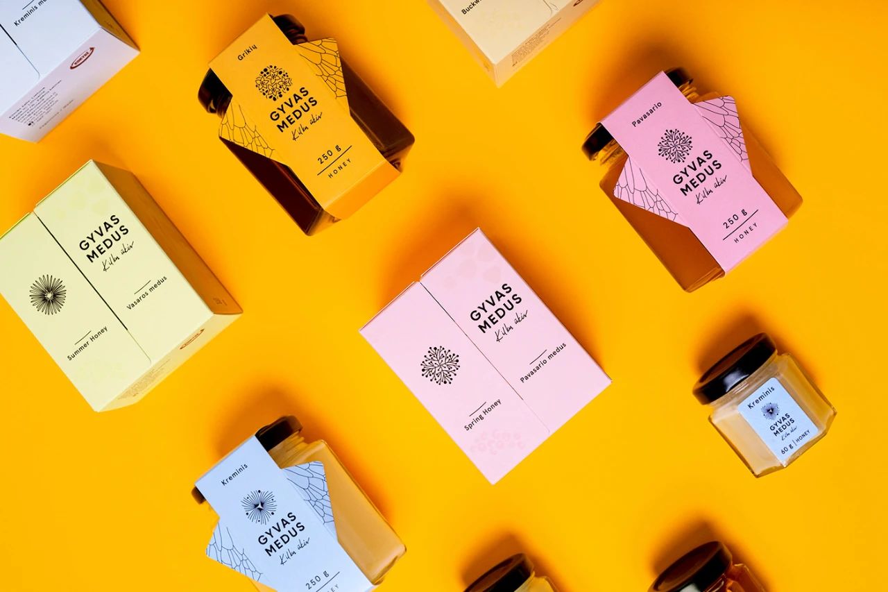 结构独特的立陶宛蜂蜜包装设计展示